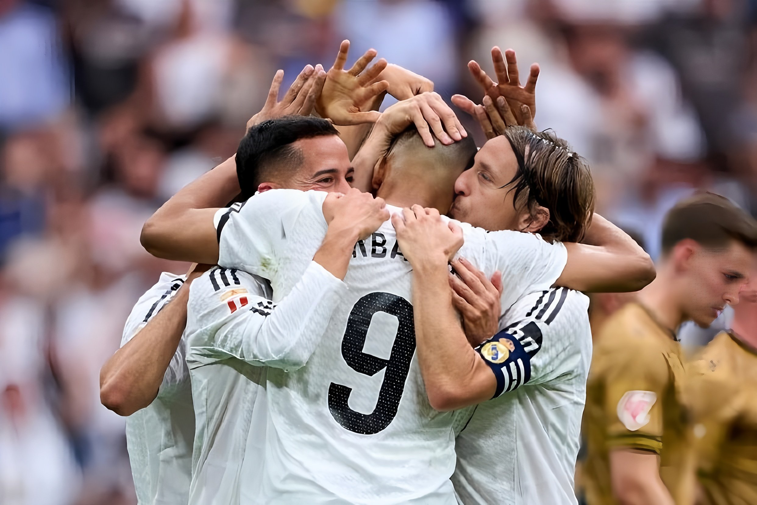 Jiuyou Sports-包含蒂姆在皇家马德里比赛中精彩发挥今夜成都蓉城调整名单以备国王杯，这操作让人直呼：费耶诺德围绕国王杯队长鼓劲的词条